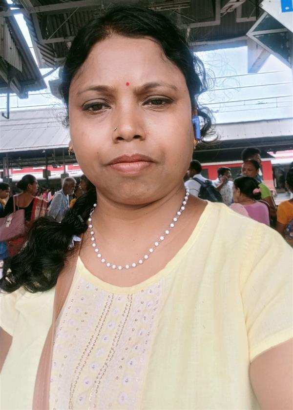 Arati Murmur verified maid profile